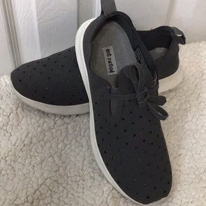 CUTE/COMFY GRAY PERFORATED TENNIES 8